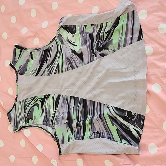 Lululemon top - Picture 4 of 4